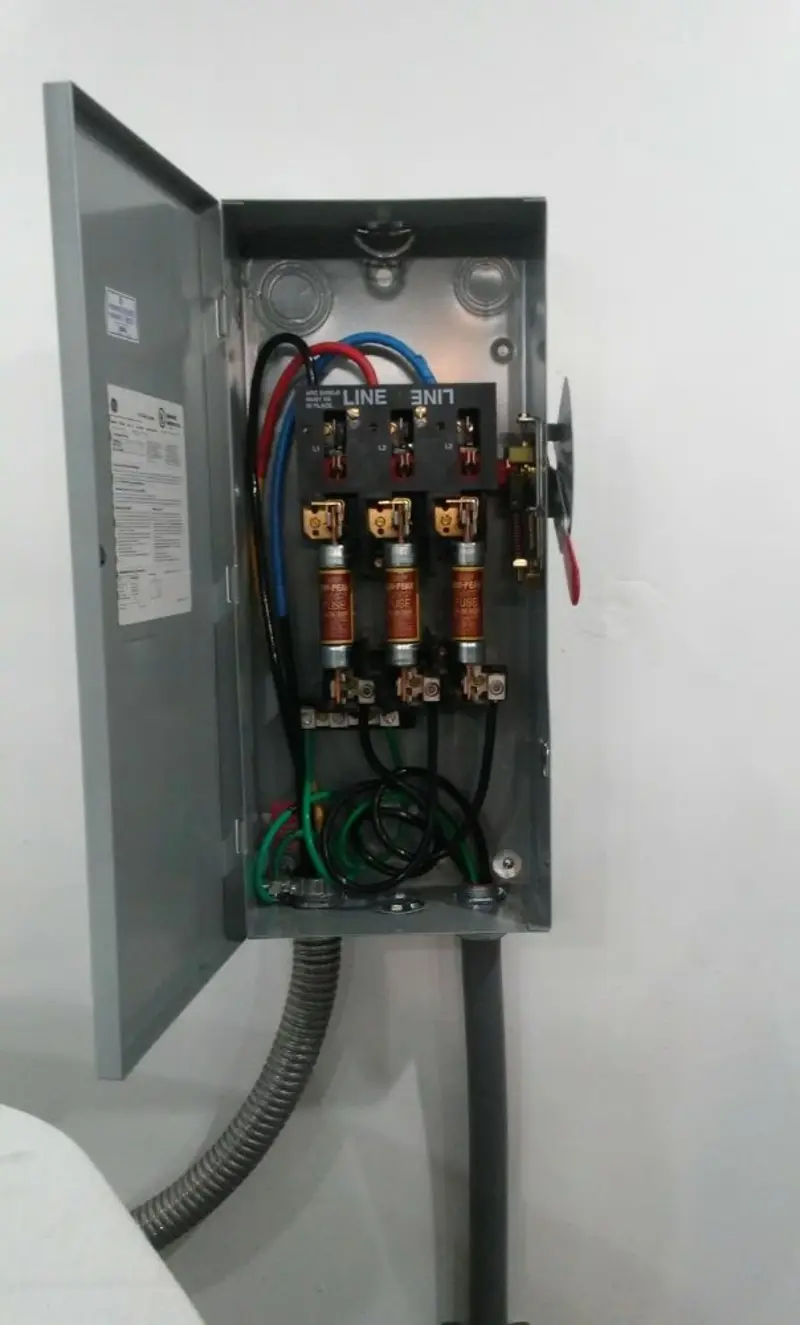 Three-phase disconnect switch installed for Smoke Detector Installation in Clemmons